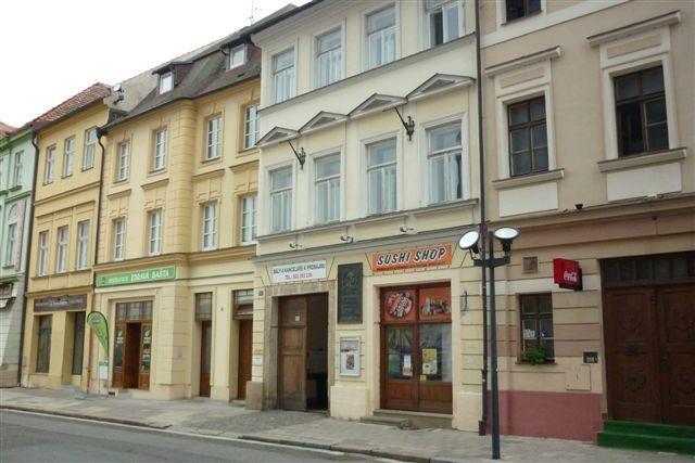 půdu vhodnou k vestavbě.