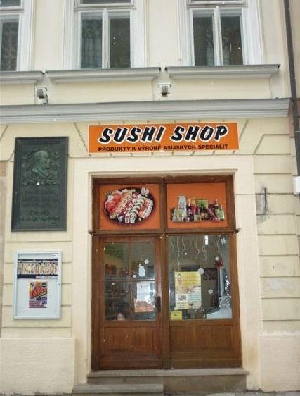 Z podpodlaží domu se vchází na zahradu o výměře