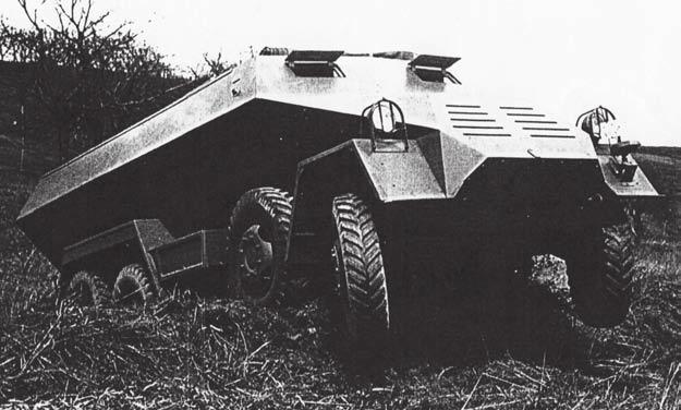 Srovnávací zkoušky BTR-152 s prototypem HAKO v