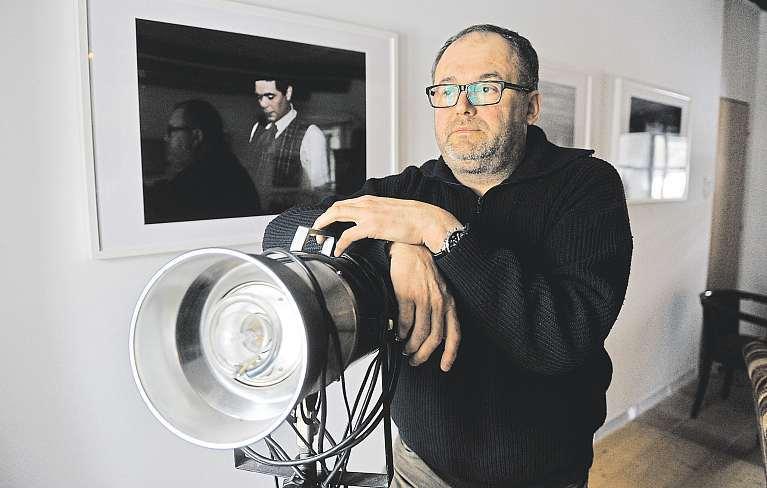 TOMÁŠ BLAŽEK JIHLAVA, TŘEBÍČ Umělecký fotograf Jiří Nováček zjihlavy ukazuje v třebíčském Malovaném domě svoji aktuální kolekci fotografií Dva prameny. Výstava, která potrvá do 25.