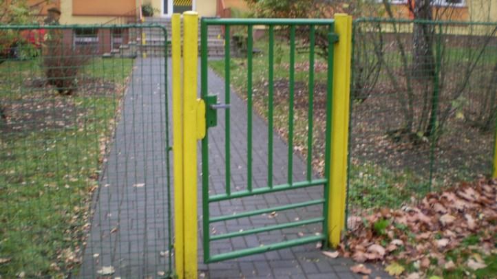 6 Popis stávající fyzické ochrany Stávající stav fyzické ochrany mateřské školy bude popsán dle níže uvedeného členění: - mechanické zábranné systémy - poplachové zabezpečovací tísňové systémy -