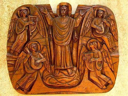 12. zastavení VZKŘÍŠENÝ VYSTUPUJE DO NEBE Ze Skutků apoštolů Po těch slovech byl před jejich zraky vzat vzhůru a oblak jim ho zastřel.