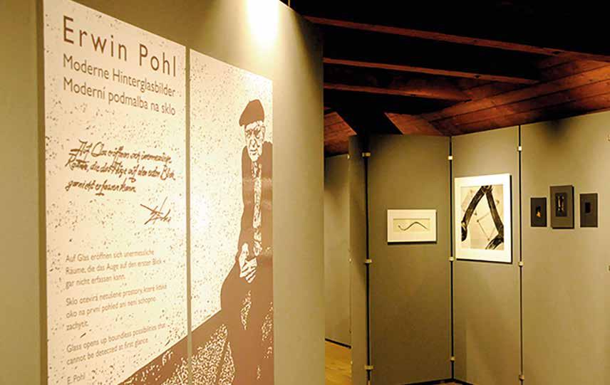Mit Einzel- und Themenausstellungen werden nicht nur regionale Künstler präsentiert. Workshops, Atelierbesuche und die Vortragsreihe Faszination Kunst runden das Programm ab.