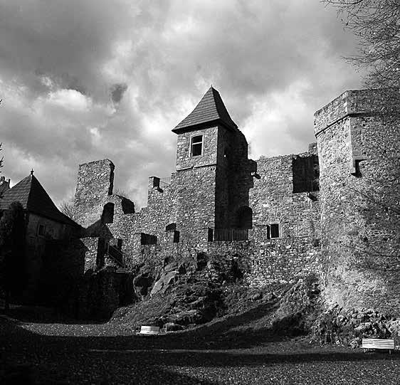 Galerie Klatovy / Klenová, jedno z největších muzeí umění v České republice se skládá ze dvou institucí v Plzeňském kraji. Galerie Zum weissen Einhorn in Klatovy 13. 1. p 18. 3. Luděk Filipský 24. 3. p 3.