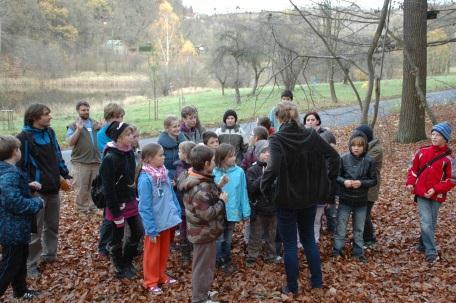 Lektorů Školy - jednorázové Školy - projektové 3 2 3 3 60 50 2013 2012 Počet oslovených žáků Počet vyučovacích lekcí 550 465 8000 7016 2013 2012 0 50 100 0 5000 10000 7.