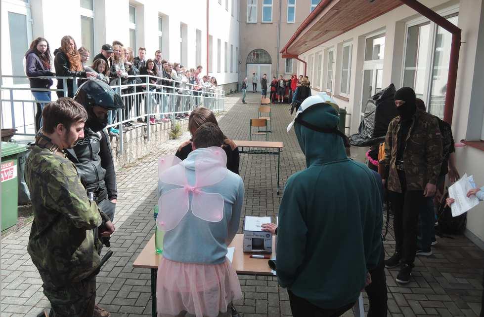 7.2 Závěrečné zkoušky a maturitní statistiky 7.2.1 Maturitní zkoušky Jmenné seznamy a vybrané údaje k absolventům školy jsou uvedeny ve statistikách tříd níže.