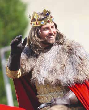 4 Speciál ZNOJEMSKÉ HISTORICKÉ VINOBRANÍ ZNOJEMSKÉ LISTY 7. ZÁŘÍ 2017 HLAVNÍ PROGRAM 15. 17. září 2017 MASARYKOVO NÁMĚSTÍ 14.00 PERUTĚ 15.00 ZAHÁJENÍ ZHV: Znojemské žestě slavnostní fanfáry 15.