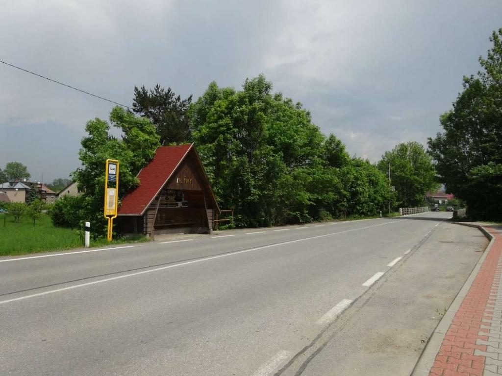 10.3.2. Přestavba vybraných přestupních zastávek v oblasti Autor navrhuje přestavbu přestupní autobusové zastávky mezi linkami 772, 774 a 777 Dolní Lomná,Mlýny.