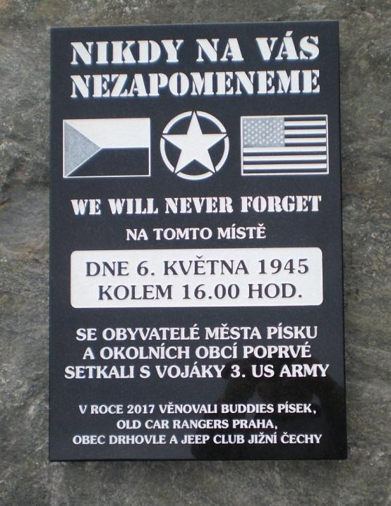 Písku, aby domluvila přítomnost Američanů při převzetí kapitulace.