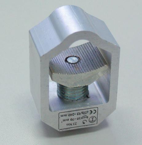 PI 17 PI 6 PI Délka šroubu [mm] 17 6 - Podpěrná výška [mm] Hmotnost [g] 41 41 35 Použití: Podpěrné izolátory jsou určeny pro konstrukci a montáž