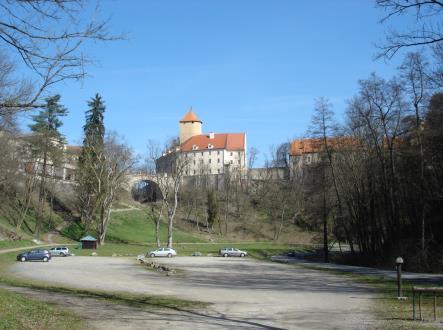 Praha, 18. -19. červen 2015 nádržemi Malý hradní a Velký hradní. Jde o skalnatou homoli, na jejíž planině se dříve nacházel park. Přesné datum založení hradu Veveří není známo.