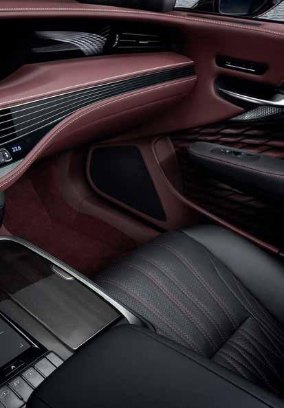 Jednotku Lexus Hybrid Drive, tvořenou zážehovým motorem 3,5 litru V6 a dvěma elektromotory, systém doplňuje o čtyřstupňovou mechanickou převodovku, která v kombinaci s planetární převodovkou