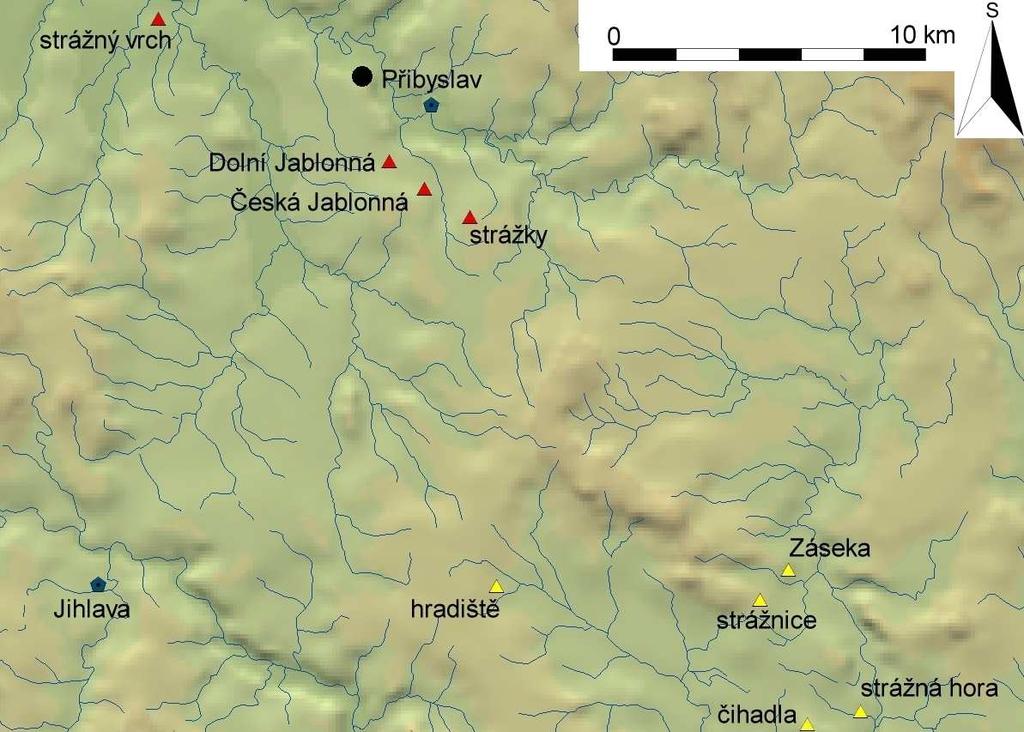 Lokalita se nachází na levém břehu Sázavy, v nadmořské výšce 480-500 m n. m., asi 3 kilometry západoseverozápadně od centra Přibyslavi.