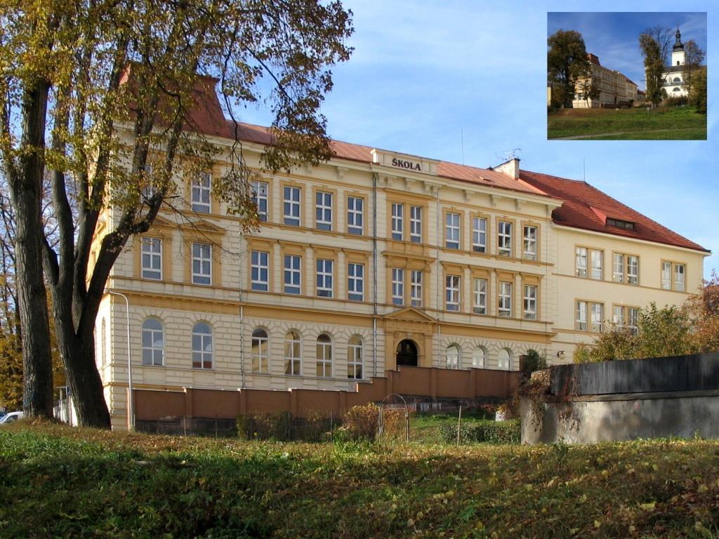 VÝROČNÍ ZPRÁVA 2016/2017 Výroční zpráva vychází z 7, vyhlášky 15/2005 Sb.