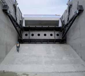 Construction of the hydroelectric dam Želiezovce created conditions to utilise the Hron river for power industry in this location.