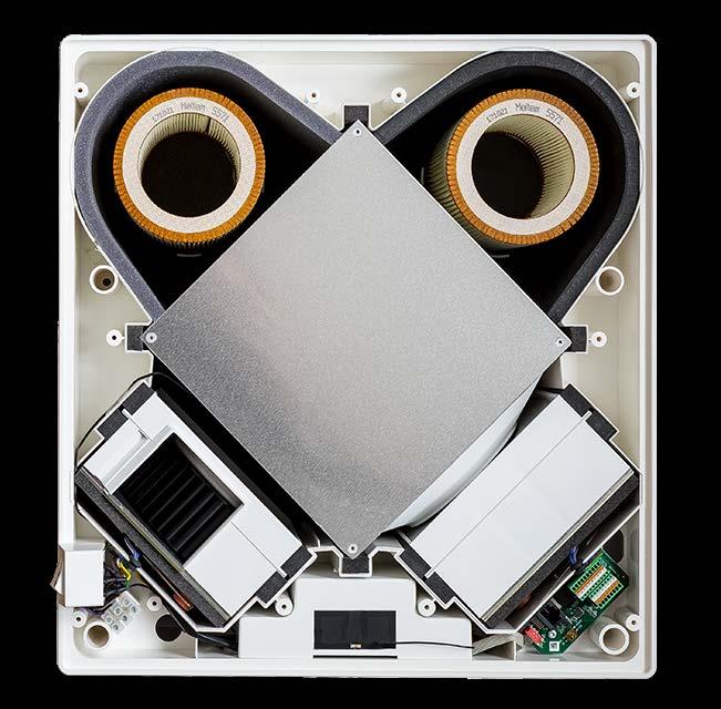 při nepříznivých tlakových poměrech (např. při větru), jsou použity dva radiální ventilátory, poháněné výkonnými a energeticky účinnými stejnosměrnými motory EC.