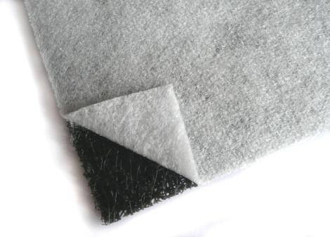 Aplikace: Petexdren se pokládá přímo na hydroizolační fólii na sraz. U Petexdrenu bez netkané textilie se pokládka této textilie provede samostatně na položenou rohož.