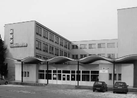 školy SOŠ drevárska vo Zvolene si pripomína 90. výročie založenia Stredná odborná škola drevárska vo Zvolene má 90 rokov. Vznikla 1.9.1922 ako Jednoročná štátna drevársko-piliarska škola v Liptovskom Hrádku.