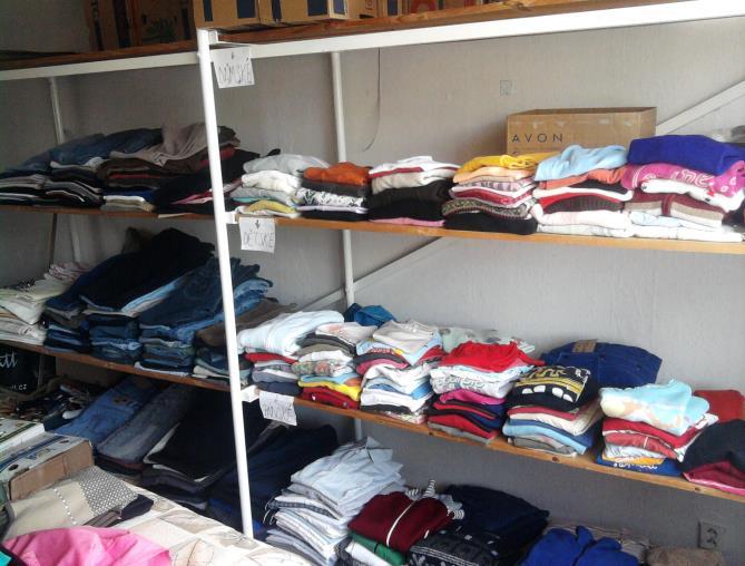 Charitní šatník adresa: Školní 944, Valašské Klobouky 766 01 telefon: 577 320 669, 739 524 368 e-mail: info@valklobouky.charita.