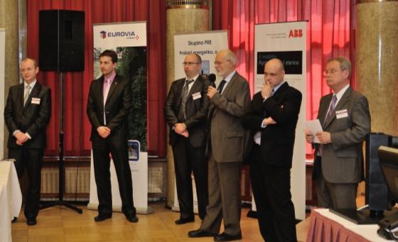 ravní podnik hl. m. Prahy a.s. Zdeněk Chrdle, generální ředitel, AŽD Praha s.r.o. Zdeněk Votruba, vedoucí projektu Elektromobilita, FD ČVUT v Praze Mirko Novák, Ústav řídicí techniky a telematiky, FD ČVUT v Praze David Krása, generální ředitel, METROPROJEKT Praha a.