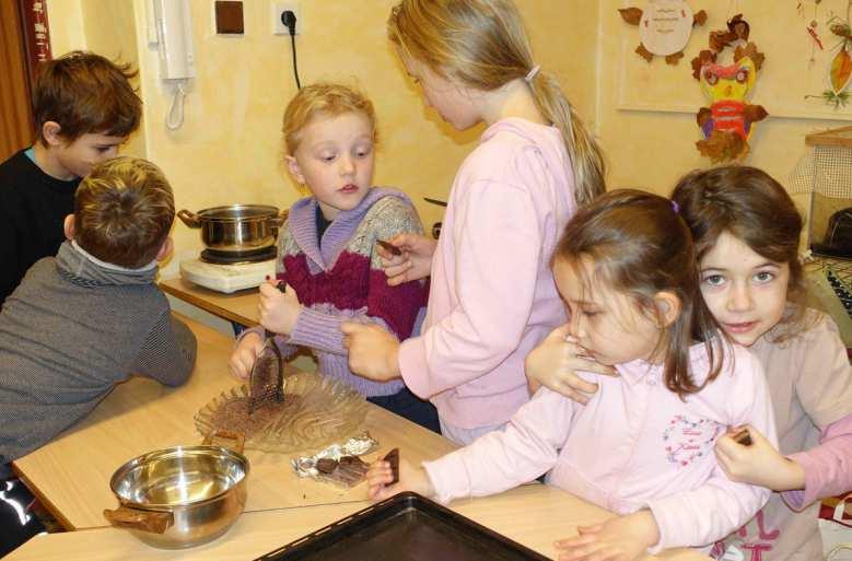 Nepečené cukroví Adventní čas jsme si s dětmi ve družině tentokrát zpříjemnili přípravou