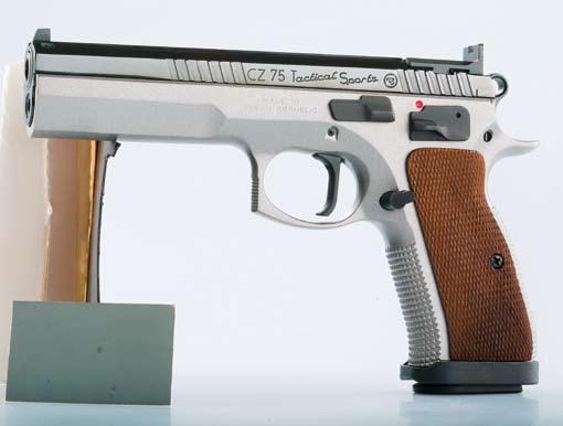 40 S&W 17 Stavitelné hledí u ráže 9x19 Nový design kohoutu CZ 75 TS Základní model určený pro sportovní střelbu ipsc v divizi Standard. Opěrka pro palec druhé ruky 9x19 20.