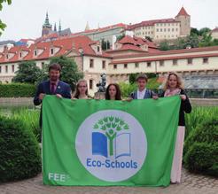 Červenec 2015 12 Janovice Vážení a milí sousedé, začalo léto, tedy alespoň podle kalendáře. Počasí se zatím až na světlé výjimky moc nevyznamenalo, ale musíme doufat.