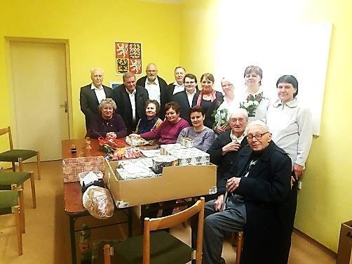 Scha zí se na s tady kaz doroc ne sta le víc a letos byla na lada doplne na i kvalitním horky m obc erstvením. P. D.