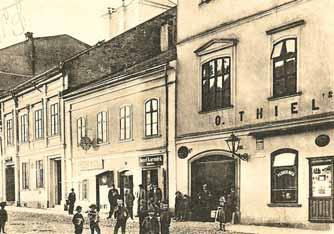 Ten se jej pokusil odstranit stejn mi prostfiedky jako Lautnera, tedy usvûdãit jej z ãarodûjnictví. Pabsta v ak zachránilo varování pfiátel.
