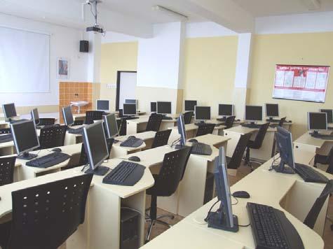 Pěstitelské práce Práce na školním pozemku podzimní práce, sklizeň plodin /brambory, fazole, cukety, bylinky, ovoce, květiny, ve skleníku rajčata/ Jarní práce příprava záhonů, ve skleníku příprava