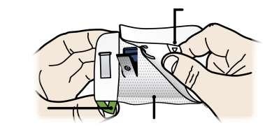 J Krok 3: Podání injekce Odloupněte oba zelené odlepovací jazýčky, aby se odkryla náplast. Když bliká modrá světelná kontrolka, je automatický minidávkovač zapnutý.