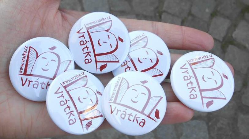 Organizace se zúčastňuje řady společenských akcí, na kterých prodává nejen občerstvení z vlastní kavárny, ale také výrobky z chráněné dílny a tím prezentuje práci handicapovaných.