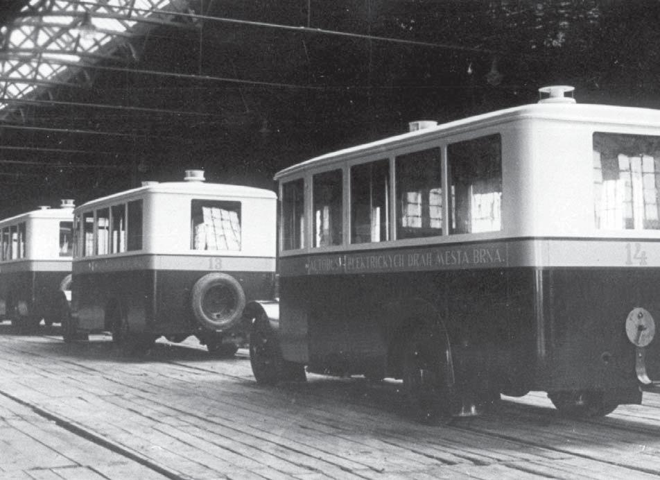 ČESKÉ A SLOVENSKÉ AUTOBUSY, TROLEJBUSY A MINIBUSY Expedice autobusů Fram E 18 pro město Brno v roce 1930 Nízkopodlažní Ekobus Intercity Plus F pre 40 + 57 osob má motor Cummins 8,3 280 CNG Plus,