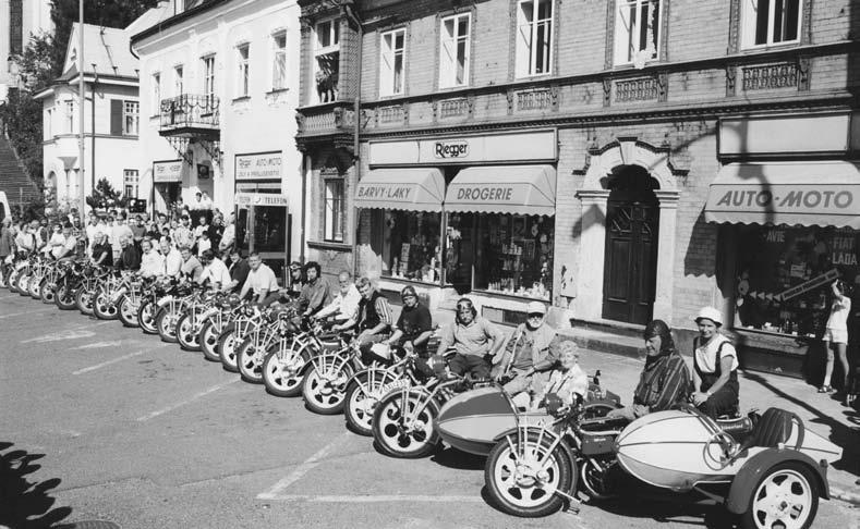 1927 (soukromá sbírka) Po 72 letech na stejném místě při prvním