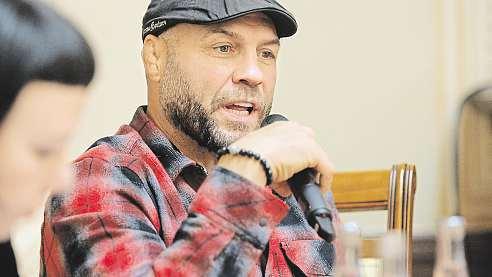 Při osobním setkání byl velice milý, příjemný avstřícný ana place opravdový profesionál, zhodnotil hvězdu ředitel místních lázní Josef Pavel.