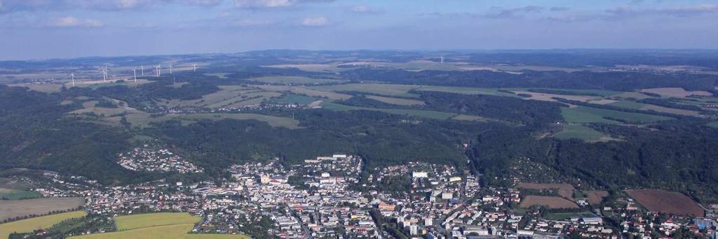 ZÁKLADNÍ ÚDAJE O MĚSTĚ Rozloha: 48,793 km 2 Počet obyvatel: 13.629 k 31.12.2013 Místní části: Šternberk, Dalov, Chabičov, Krakořice a Těšíkov Mikroregion Šternbersko 24 obcí počet obyvatel cca 31.