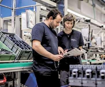 42 25. května 2018 Zaměstnání Ulicemi pofičí elektromobily Foxconn začne pracovat na vývoji baterií do aut. Elektromobily nasadí firma do své flotily.