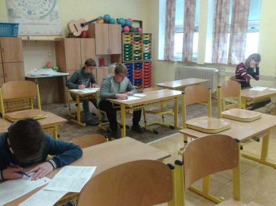 Společnými zakladateli a organizátory soutěže jsou Přírodovědecká a Pedagogická fakulta Univerzity Palackého v Olomouci.
