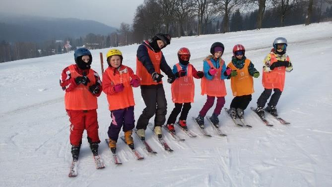 Lyžařský výcvikový kurz Ve školním roce 2017/2018 byly organizovány dva lyžařské výcvikové kurzy