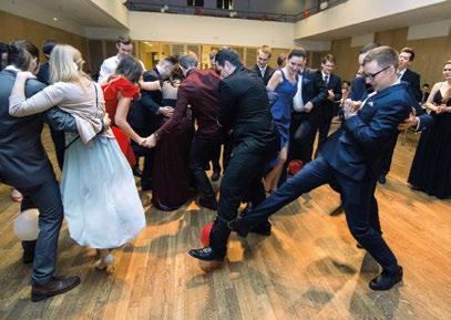 Fakultainformačníchtechnologiížijenejrůznějšími událostmipocelýrok. 1 2 3 4 5 6 7 8 9 10 11 12 3.března STUDENTSKÝPLESFITu 1 2 3 4 5 6 7 8 9 10 11 12 3.