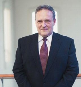 01 ÚVOD SLOVODĚKANA Rok 2017 byl již šestnáctým rokem existence Fakulty informačních technologií. Je to rok, kdy lidé jsou často divokými teenagery, ale fakulta je dospělá již dlouho.