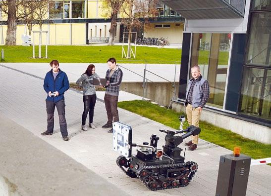 Strategickécíle EXCELENTNÍVÝZKUM A UPLATNĚNÍVÝSLEDKŮ FITv roce2017v číslech STUDIUMNAFIT Fakulta informačních technologií bude pokračovat v rozvoji studijních programů a nabídky studia.