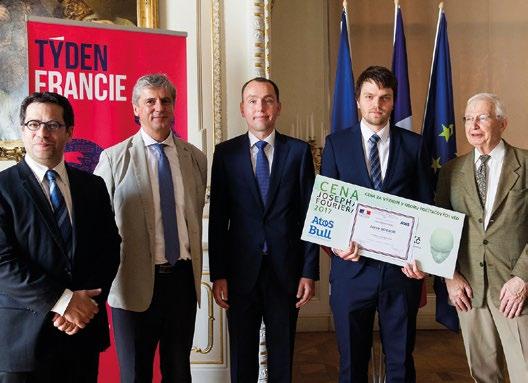 Uznánía ocenění v roce2017 CenapředsedkyněGAČR Profesor Lukáš Sekanina si v září převzal Cenu předsedkyně GAČR za řešení výzkumného projektu Pokročilé metody evolučního návrhu složitých číslicových