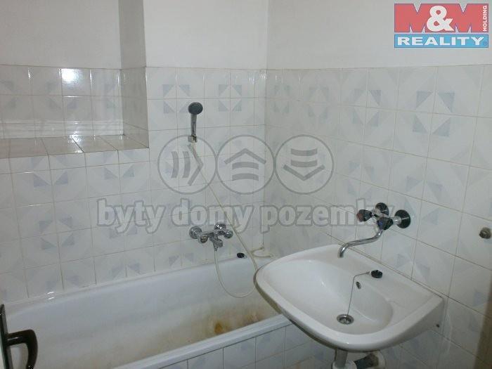 Záznam o prodeji srovnávané nemovitosti č. 4 1. Identifikace Prodej, Byt, 65 m 2, Šumná Celková cena: 560.000 Kč Adresa: Šumná, okres Znojmo 2.