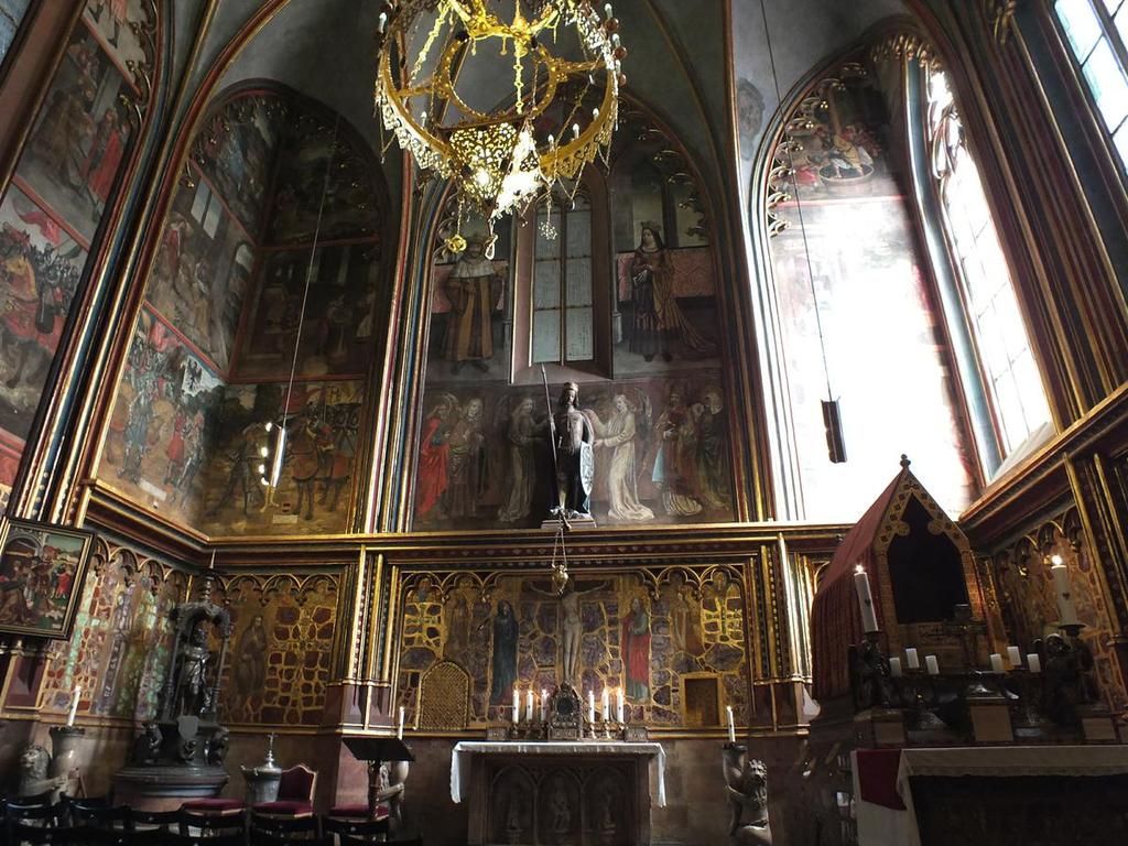 Kaple schránka relikvií sv. Václava Vliv popisu nebeského Jeruzaléma v Apokalypse sv. Jana na architektonické uspořádání, tj.