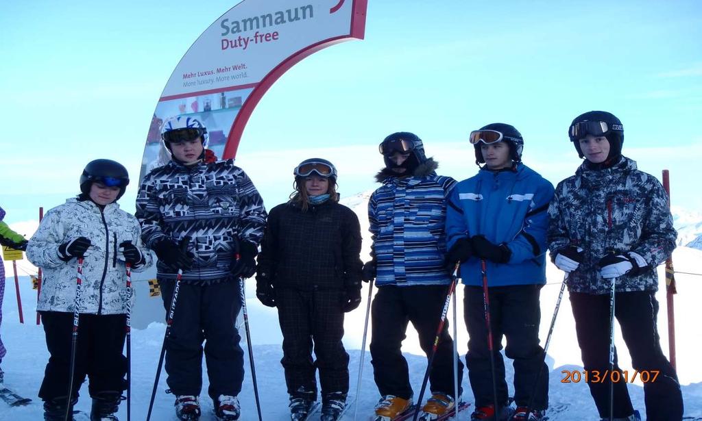 Ischgl mekka boháčů a snobů a bezcelní švýcarský ráj kosmetiky, hodinek a pohonných hmot Samnaun. Bydlíme ve starém známém Pfundsu.