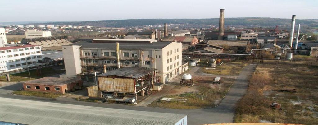 jsou pro objasnění pojmu klíčové. Termínem brownfields se rozumí opuštěné, nebo podvyuţité plochy, zasaţené industriální nebo komerční činností.