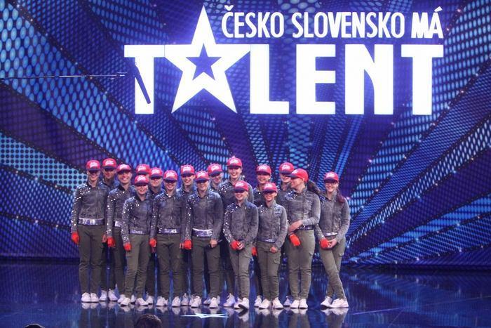 Finanční náklady tanečníka za rok: 7000,- kurzovné na rok Organizační činnost: příměstský tábor vánoční show soustředění spolupráce s modelingovou agenturou D.F.C.