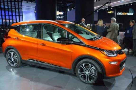 Ceníková cena: od 836 000,- Kč foto: Chevrolet Chevrolet Bolt pětidveřový osobní automobil