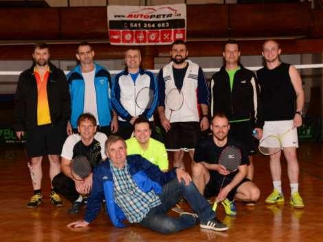 7 ZPRAVODAJ OBCE MORAVSKÉ KNÍNICE 4/2017 ročník XXV XVIII. ročník Velikonočního turnaje Miňon Cup v badmintonu 16. 4. 2017 Příznivci opeřeného míčku se letos tradičně setkali na Velikonoční neděli na již 18.
